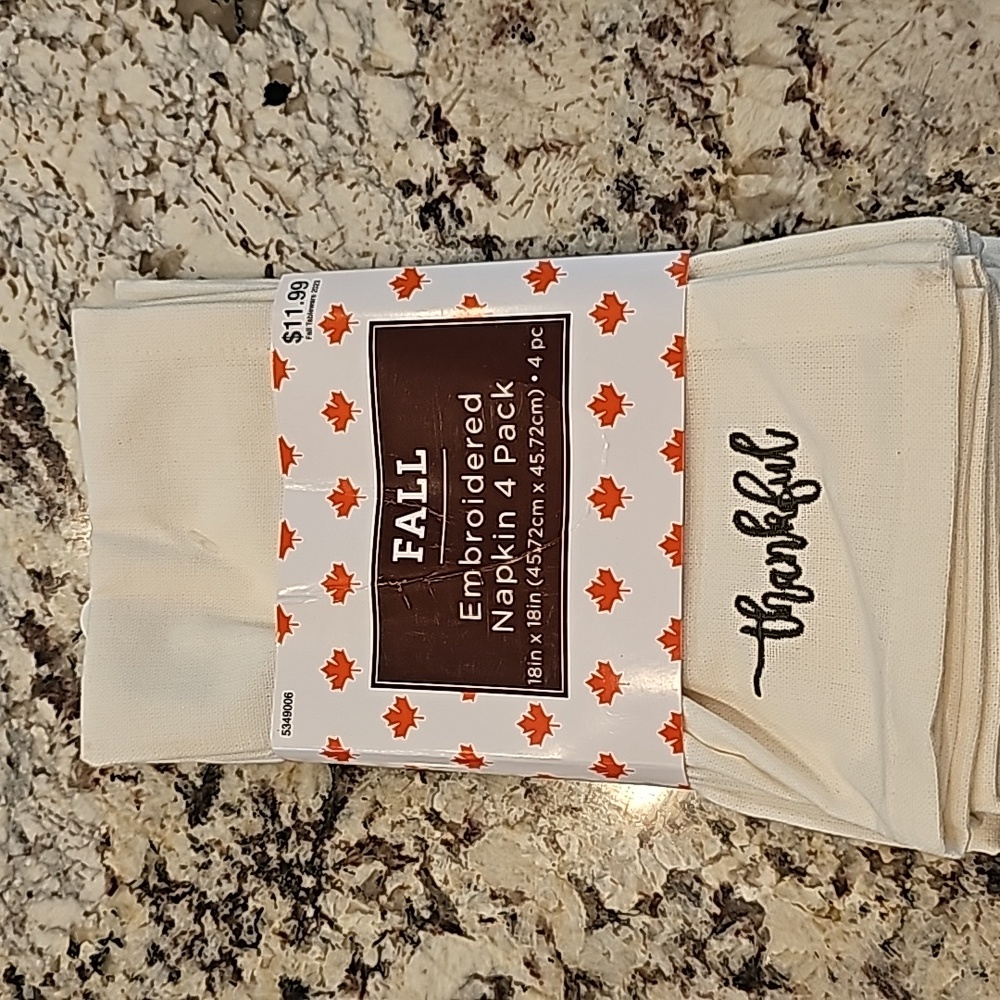 New in Pack (4) Fall Embroidered Napkins
